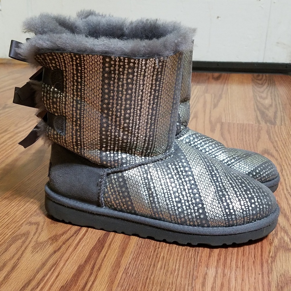 Ugg Bailey Bow Silver/Gray Boots - Size 5